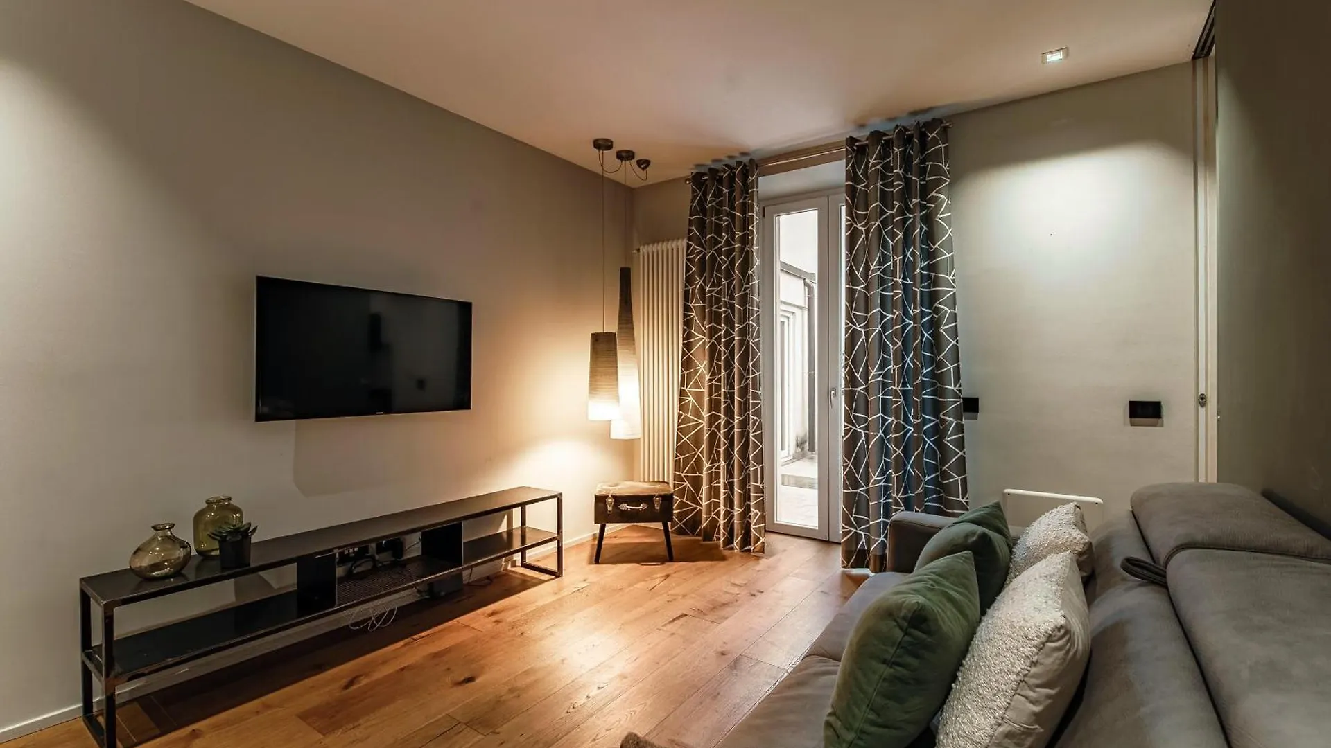 Hidden Lodge - By Myhomeincomo Apartment Como